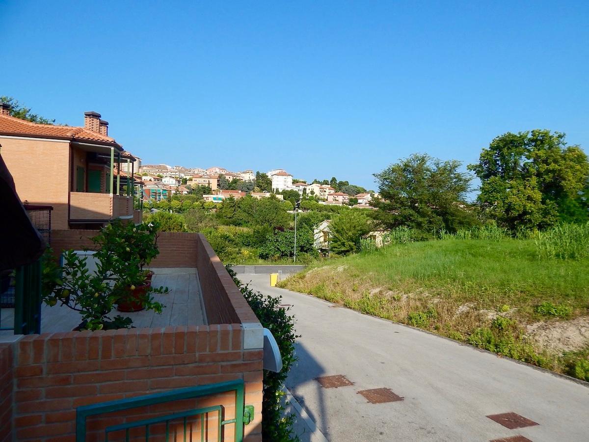 S127 - Sirolo, Nuovissimo Monolocale Con Terrazzo Lejlighed Eksteriør billede
